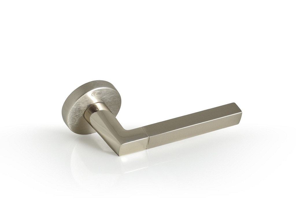 ΧΕΙΡΟΛΑΒΗ ΡΟΖΕΤΑ ΕΠΙΣΤΟΜΙΟ ΚΥΛΙΝΔΡΟΥ  Ματ Νίκελ