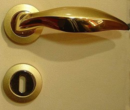 093