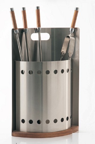 093 ergaleiaTzakiouC