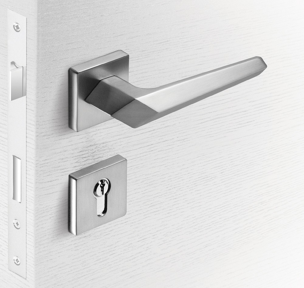 704 Πομολο Πορτας