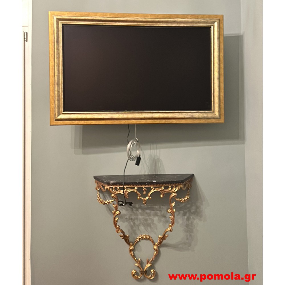 069 Ξύλινη κορνίζα πανω σε τηλεόραση