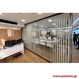 1224 Σκίαση με κάθετες περσίδες