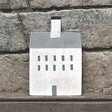 Σπιτάκι γκρι στέγη - Μεγ.διόροφο